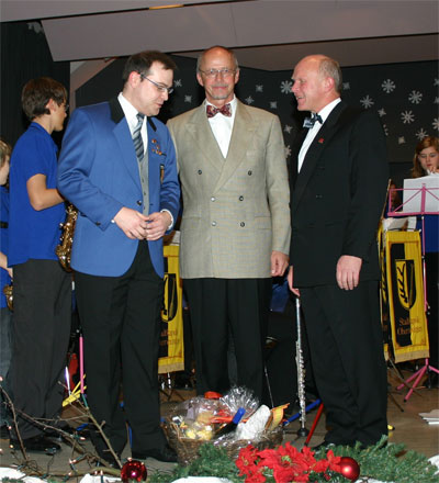 Verabschiedung von Peter Kaltenbrunn. Auf dem Bild ist der 1. Vorsitzende Holger Veit, sein Vorgänger Maximilian Fechter und Peter Kaltenbrunn zu sehen